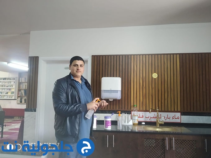 رئيس مجلس جلجولية يواكب اعمال تعقيم المدارس والمساجد في جلجولية